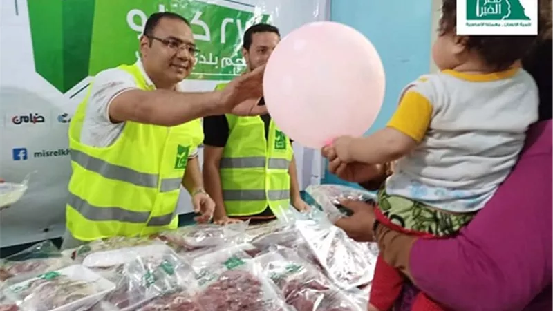 مصر الخير وفرت لحوم أضاحي للأسر فى 100 قرية وخصصت 8 عجول لعمال مشروع النظافة ببنى سويف