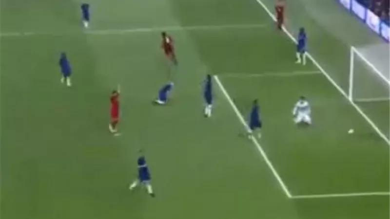 مانى يسدد الهدف الثانى لليفربول فى مرمى تشيلسى
