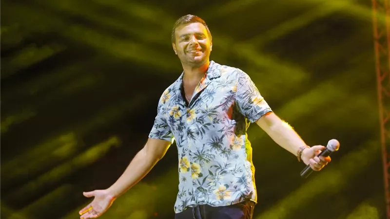 رامي صبري يتألق بأضخم حفلات العيد في بورسعيد بأغاني 