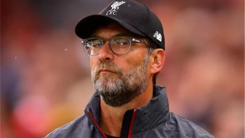 لماذا اغضب مدرب ليفربول والدته بسبب حكم نهائى السوبر