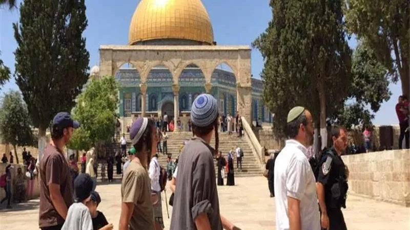 اقتحام مستوطنين إسرائيليين للمسجد الأقصى