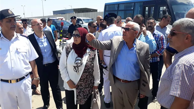 محافظ بورسعيد يوجه باقامة مجمع جديد لسيارات الاجرة بحي الضواحي