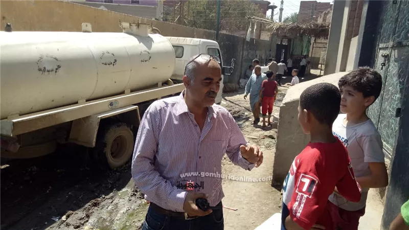 الدفع ب٥ سيارات شفط مياه لمدينة العياط لارتفاع منسوب المياه الجوفية.. صور