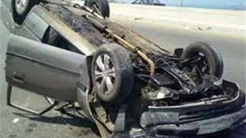 إصابة 3 أشخاص فى حادث إنقلاب سيارة على طريق مطروح