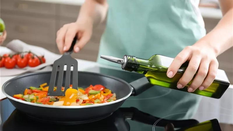 مضاعفات خطيرة عند الطهي بزيت الزيتون أوالكتان