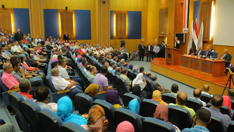 ربط الحوافز بالإنتاج والترقيات وفقا للضوابط والقانون للعاملين بالنقل البحرى