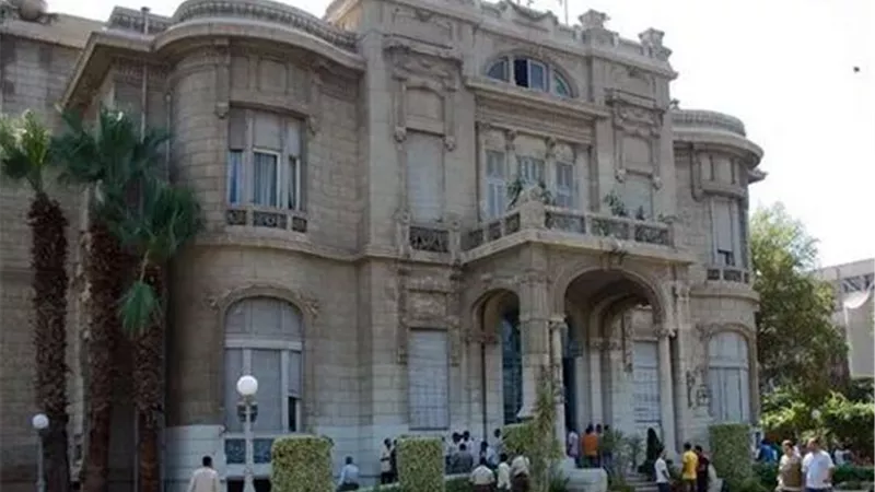 غداً.. جامعة عين شمس تستأنف أعمال تنسيق الشهادات الفنية والتحويلات