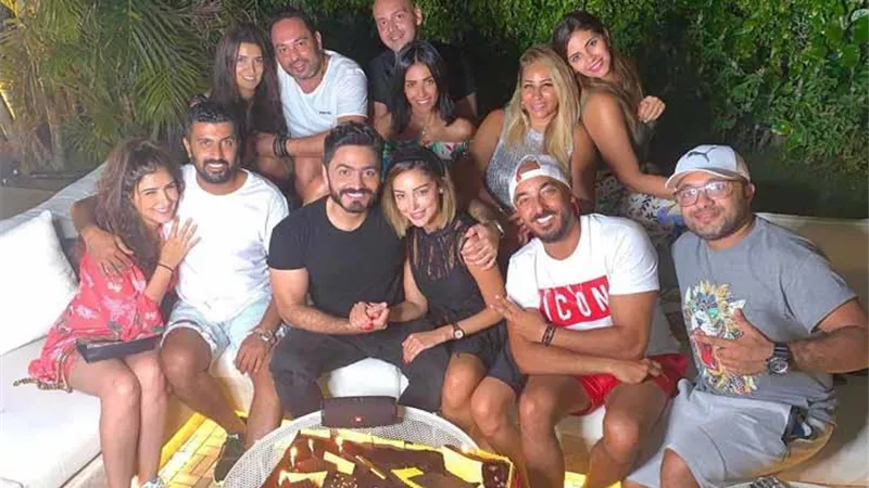 رسالة غزل من زوجة تامر حسنى فى عيد ميلاده .. صور