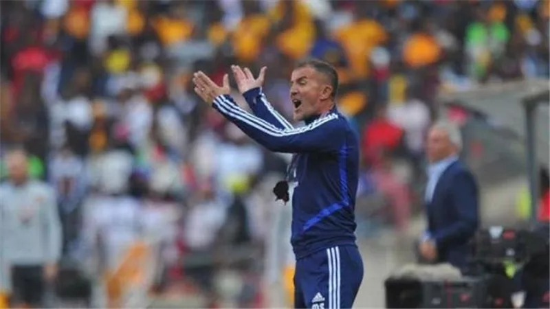الزمالك يعلق على تصريحات ميتشو الغريبة عن تدريبه للفريق