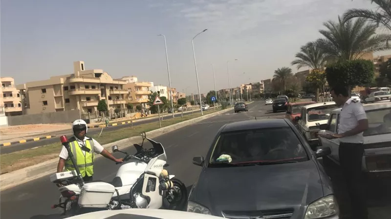 سيارات إغاثة وأقوال أمنية بالطرق السريعة لضبط المخالفين