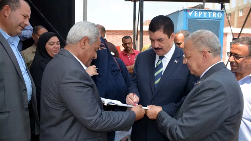 محافظ القليوبية يفتتح محطتي صرف صحي بقليوب