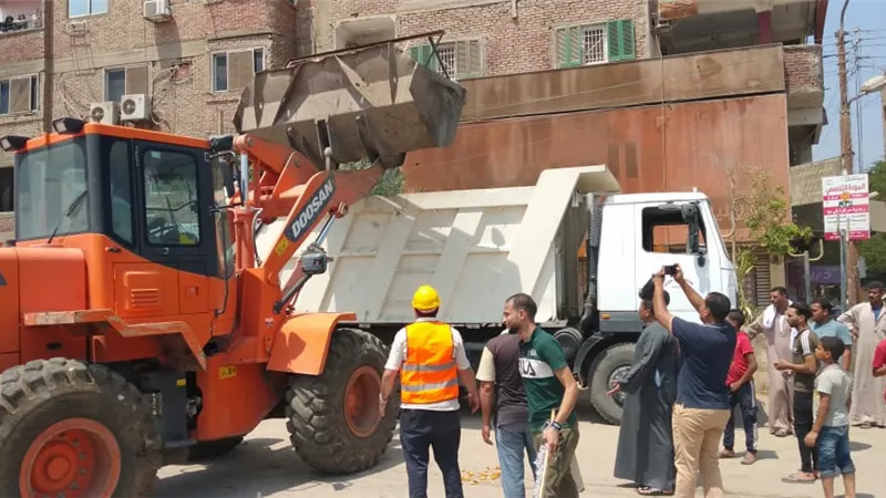 رفع 51 إشغالات و42 إعلان مخالف بمدينة ببا