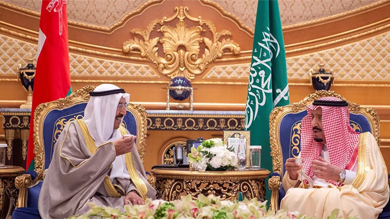 الملك سلمان يجري اتصالا هاتفيا بأمير الكويت