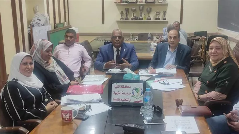 تأخر وصول الأسئلة في لجنتين بسمالوط واصابة طالبة بالعدوة