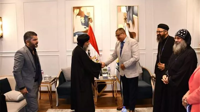 الانبا ابوللو يهنىء محافظ جنوب سيناء بالعام الهجري الجديد