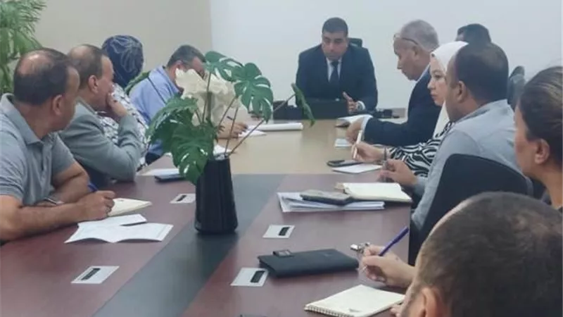 أسباب اجتماع رئيس جهاز العاصمة الإدارية مع قيادات الإدارات.. صور