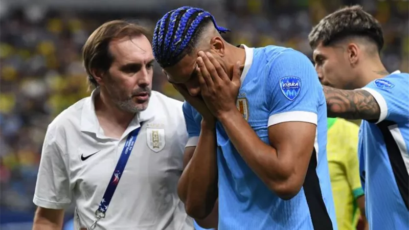 برشلونة ينتظر تقرير إصابة أرواخو مع أوروجواي