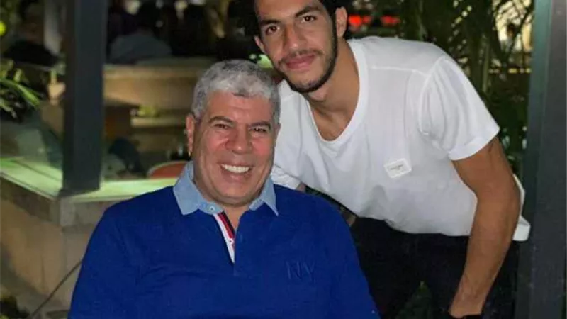 بعد أزمة الراحل أحمد رفعت.. مصطفى شوبير يدافع عن والده