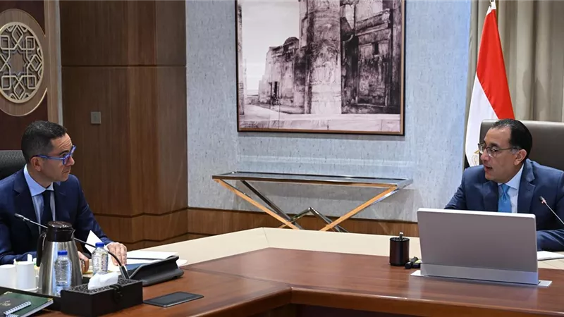 رئيس الوزراء يلتقي وزير الاستثمار والتجارة الخارجية