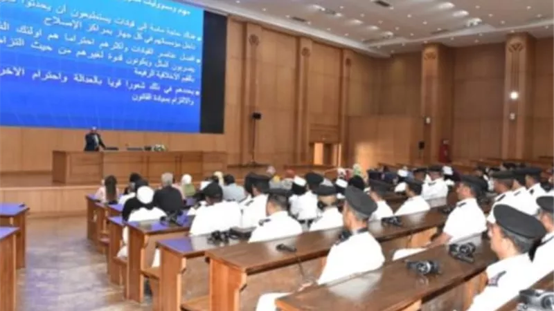 الداخلية تنظم دورة تدريبية للأفراد والمدنيين بالوزارة في قواعد نيلسون مانديلا لمعاملة السجناء