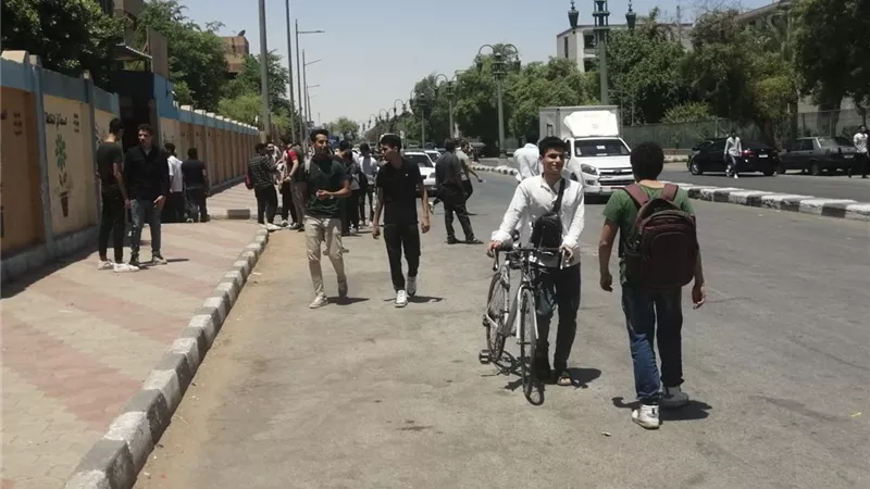 تباين أراء طلاب الثانوية العامة بأسيوط حول إمتحان الكيمياء