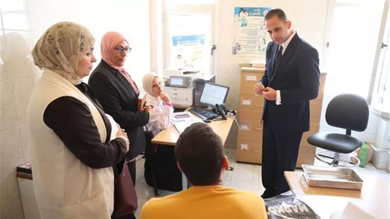 نائب وزير الصحة يتفقد مركز صحة الأسرة بالحي الثالث ببدر الطبية