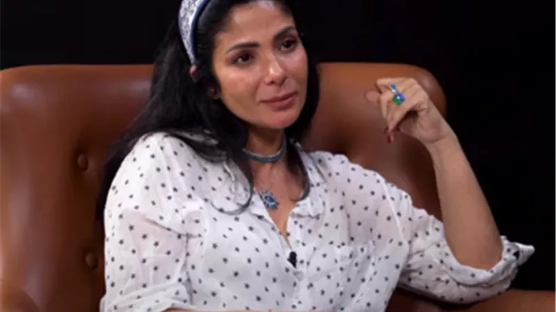 بكلمات مؤثرة.. منى زكي تنعى رحيل مدير التصوير عصام فريد