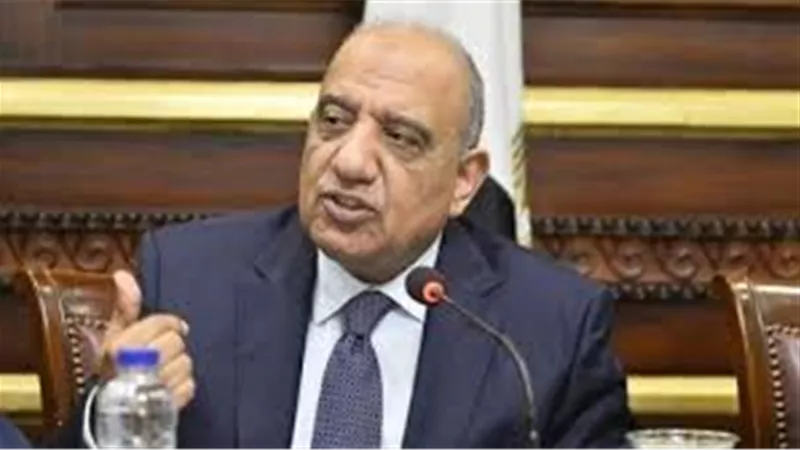 وزير الكهرباء يناقش استقرار التيار والفقد والعدادات وشكاوى المواطنين