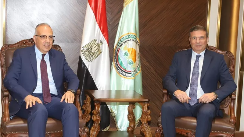 وزيرا الزراعة والري يبحثان دعم المزارعين لتحقيق الأمن الغذائي