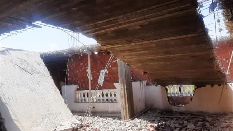 عبدالمقصود: جهازالشروق يُزيل دور مخالف بأحد العقارات بالمدينة صور