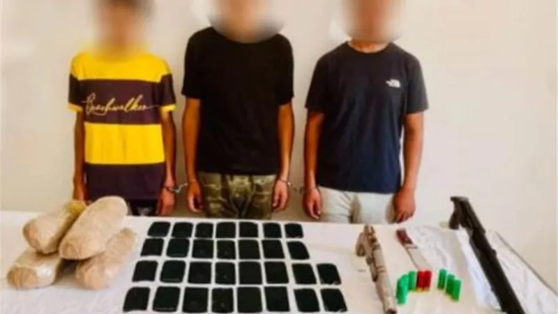 الداخلية تضبط معلمين الكيف وتجار السلاح في 5 محافظات