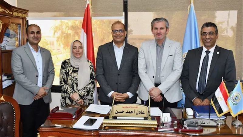 اربع بنات بالمراكز الاولي بالعلاج الطبيعي بجامعةالاسماعيلية