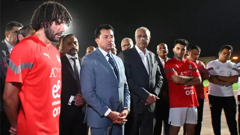 صبحي وعلام يحفزان المنتخب الأوليمبي قبل السفر الي باريس