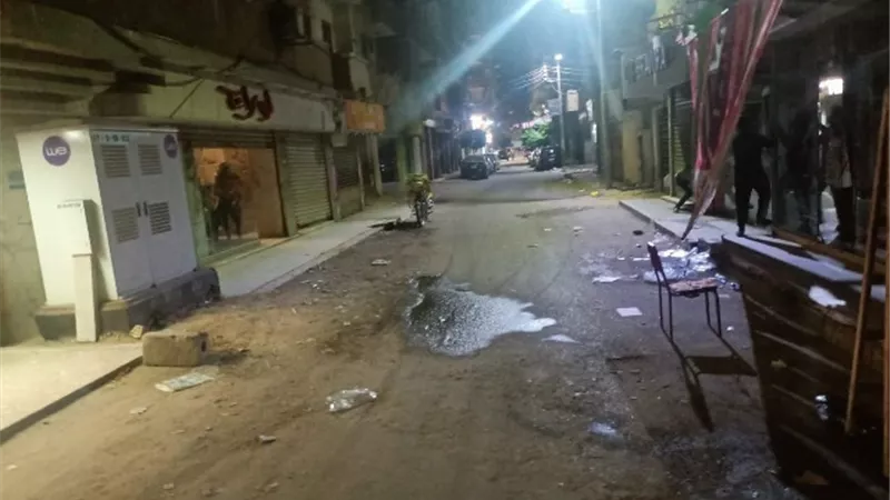 محافظ الشرقية يُتابع إلتزام أصحاب المحال التجارية بتوقيتات الغلق