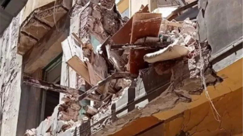انهيار أجزاء من عقار بحي الجمرك فى الإسكندرية