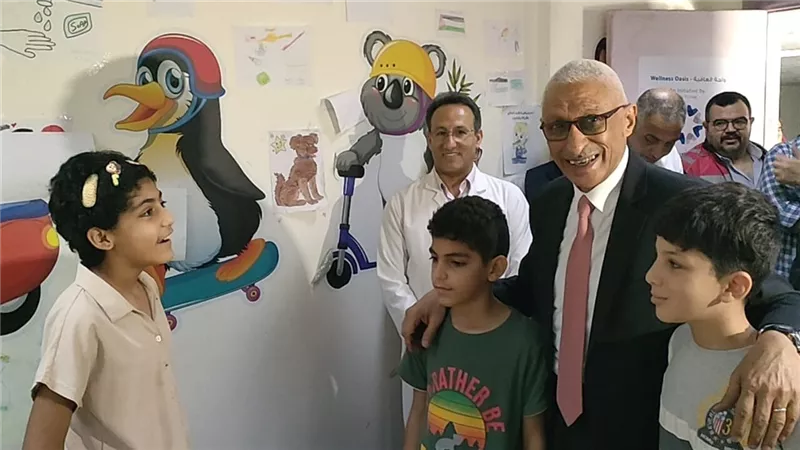 محافظ شمال سيناء يزور المرضي الفلسطينيين في مستشفي العريش العام