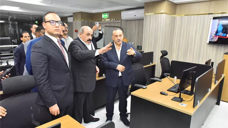 محافظ أسيوط يتفقد شبكة الطوارئ والسلامة