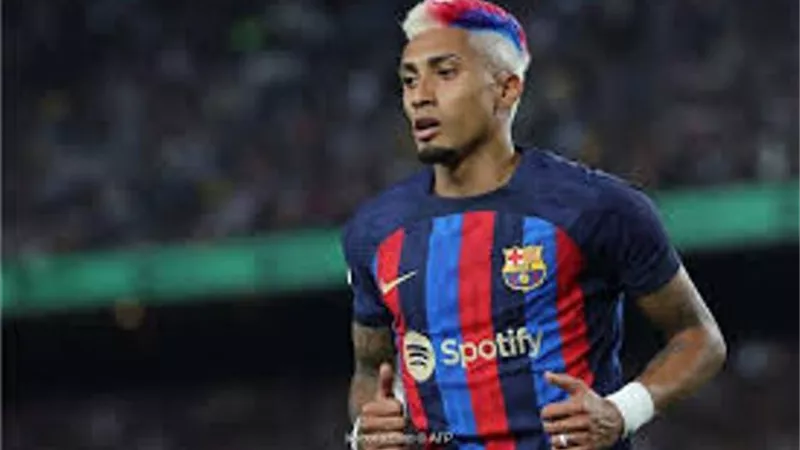 سبورت: برشلونة يحاول إقناع رافينيا بالذهاب للدوري السعودى
