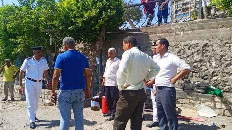 إزالة تعد على حرم النيل في حملة بالمنيا