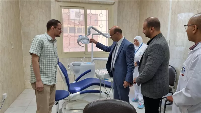 رئيس جامعة أسيوط يتفقد المستشفى الجديد ويشيد بالإنضباط ..صور