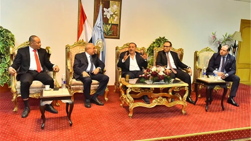 محافظ أسيوط يلتقي أعضاء مجلسي النواب والشيوخ