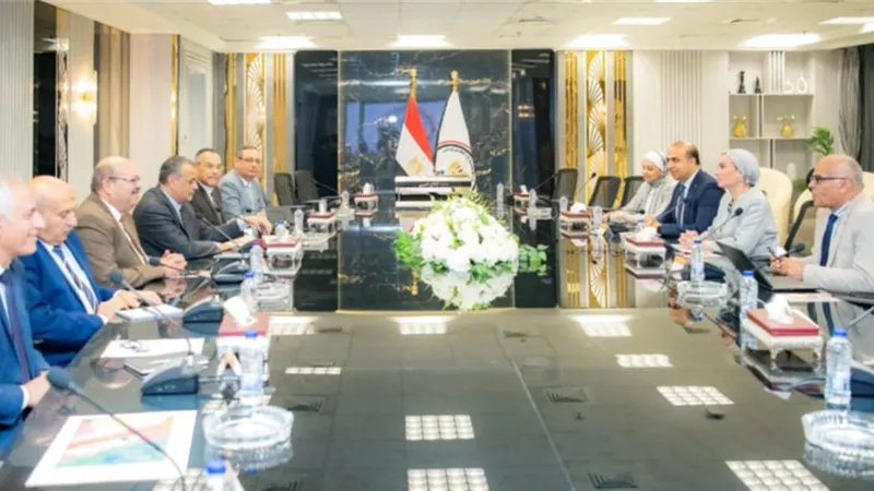 وزيرا الإنتاج الحربي والبيئة يناقشان آخر المستجدات بموضوعات التعاون المشترك