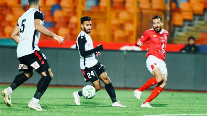 انطلاق مباراة الأهلي وطلائع الجيش فى الدورى
