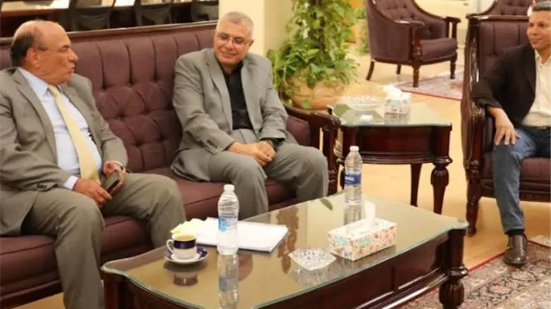 رئيس جامعة الزقازيق يستقبل اللواء سمير فرج