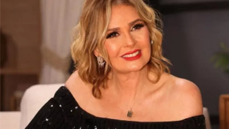 يسرا تكشف حقيقة اعتزالها المسرح