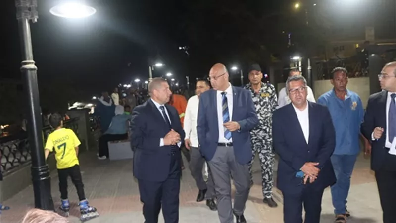محافظ القليوبية يواصل جولاته ويتفقد عددا من المناطق بمدينة بنها