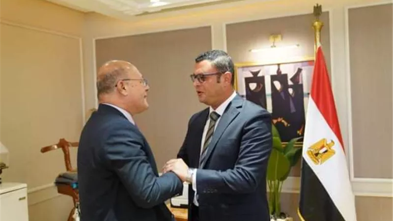 النعماني يزور وزير الإسكان للتهنئة بمنصبه الجديد