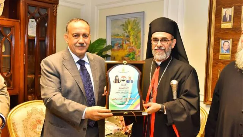 محافظ أسيوط يستقبل الأنبا دانيال لطفي مطران الأقباط الكاثوليك