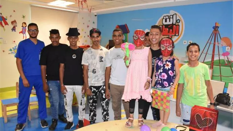 الناجون من السرطان يدعمون الأطفال المرضى