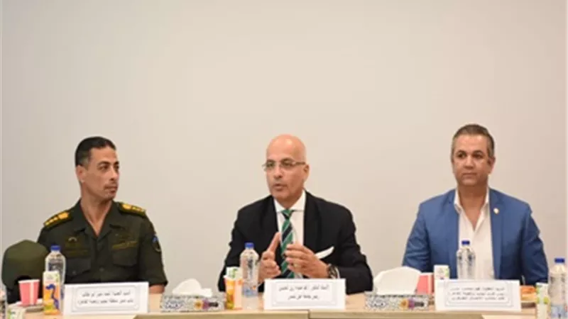 رئيس جامعة عين شمس يستقبل لجنة الكشف الطبي على ذوى الإحتياجات الخاصة